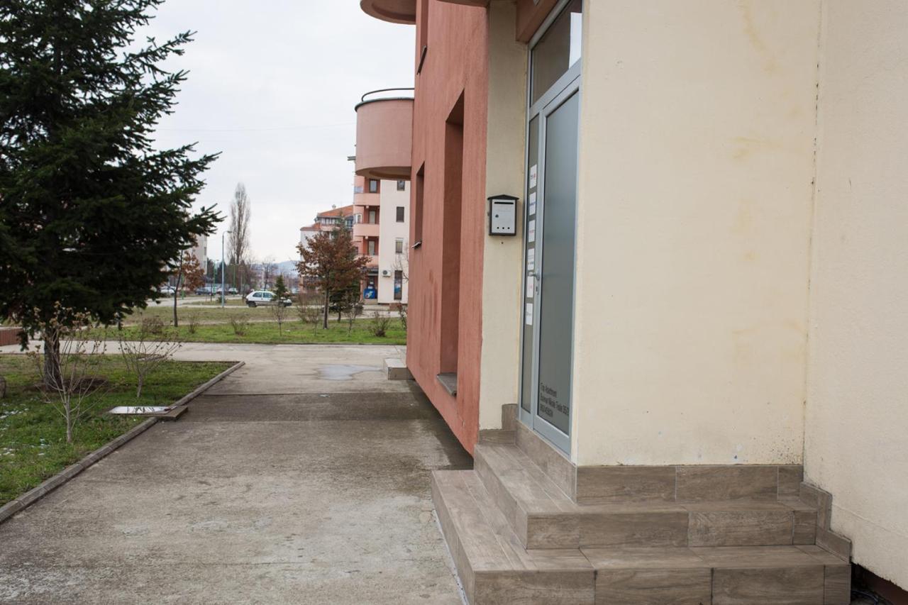 Top Apartment Ni Екстериор снимка