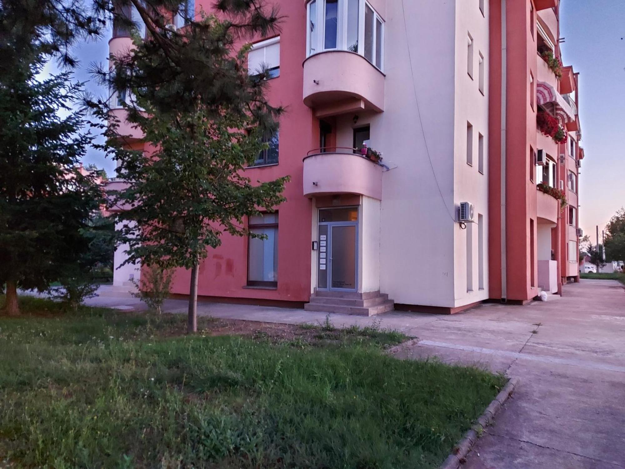 Top Apartment Ni Екстериор снимка